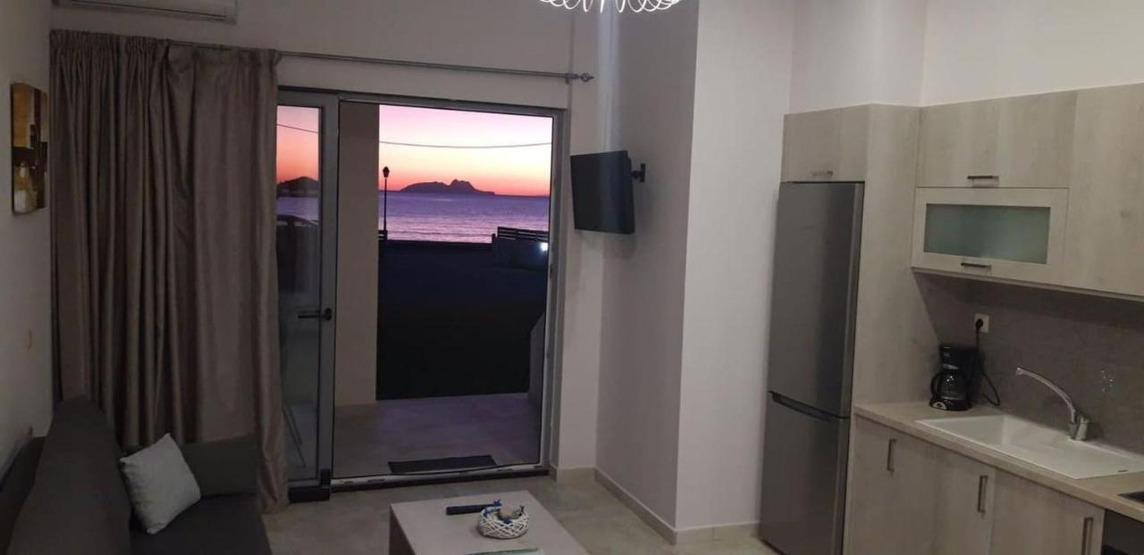 Coral Sea Apartment Kokkinos Pirgos Buitenkant foto