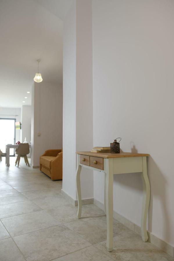 Coral Sea Apartment Kokkinos Pirgos Buitenkant foto