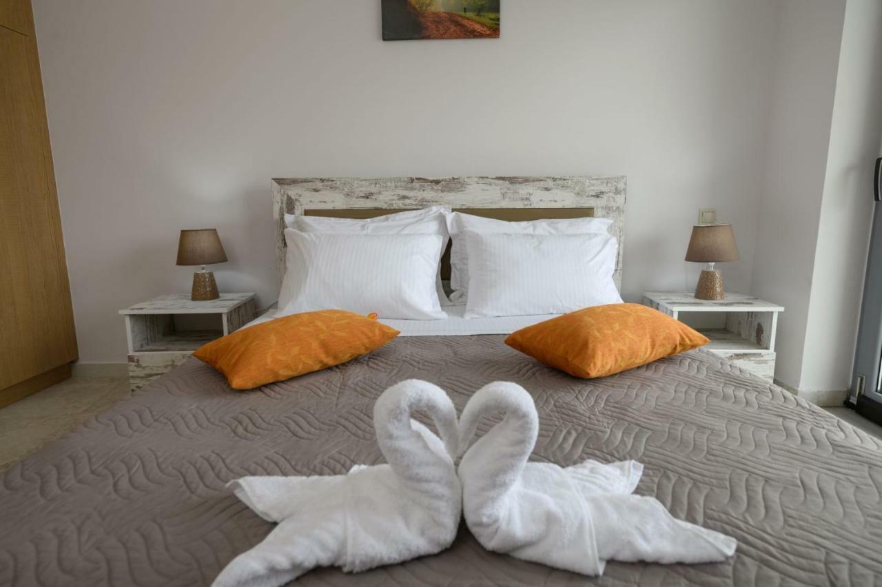 Coral Sea Apartment Kokkinos Pirgos Buitenkant foto