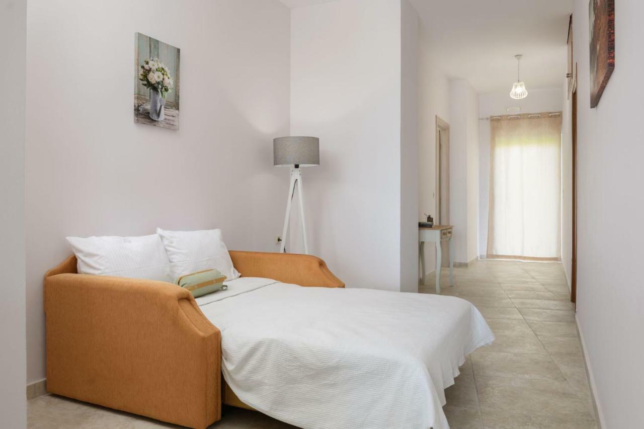Coral Sea Apartment Kokkinos Pirgos Buitenkant foto